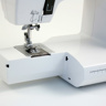 Toyota Jeans 17CT, швейная машина с горизонтальным челноком и полуавтоматической петлей, 17 строчек с фиксированной длиной стежка, приставной столик в комплекте