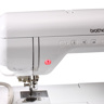 Brother Innov-is V3, побутова вишивальна машина з полем вишивки 300 х 180 мм і кольоровим сенсорним LCD дисплеєм діагоналлю 7'', швидкість вишивки 1050 ст / хв