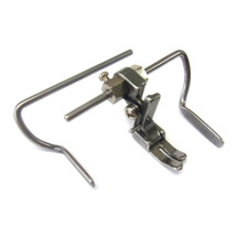 Khsew P723, лапка с регулируемыми линейками для отстрочки сверху изделия, для машин с нижним продвижением