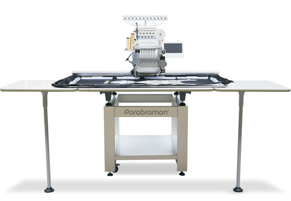 Parabraman PR-1501XL, одноголовая промышленная 15-игольная вышивальная машина c 8″ сенсорным LCD-дисплеем и увеличенным полем вышивки 1200 х 500 мм