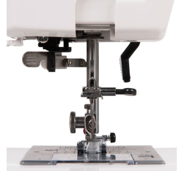 Janome W23U, швейна машина з горизонтальним човником і автоматичною петлею, 23 строчки з плавним регулюванням швидкості шиття