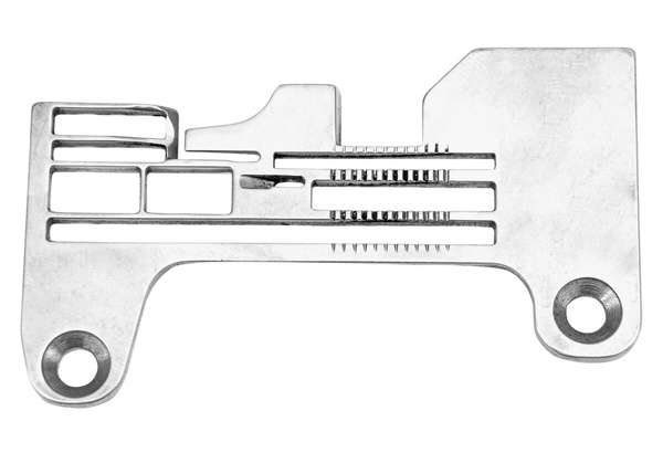 880006020, игольная пластина для промышленных 5-ниточных оверлоков, межигольное расстояние 3х5 мм